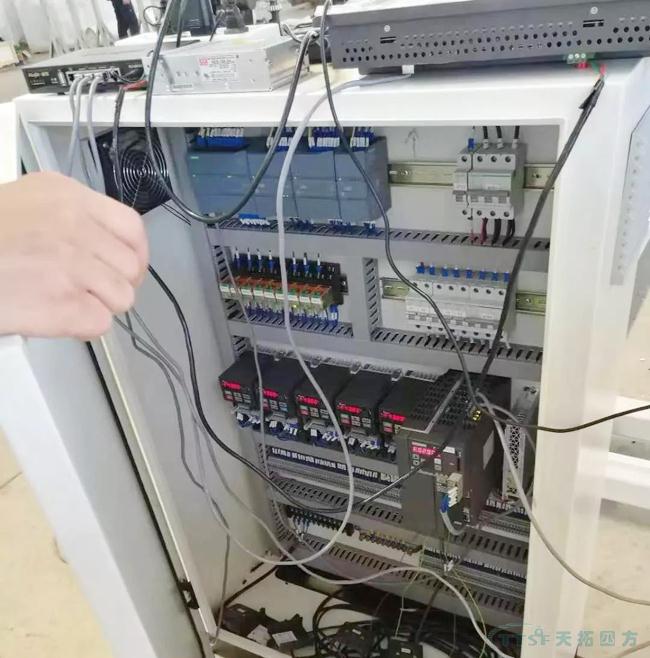 SINAMICS V90 在层压机中的利用